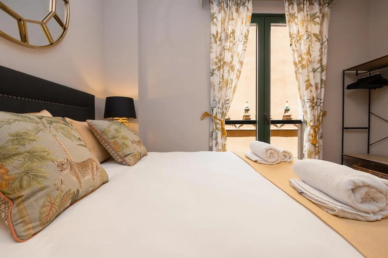 C31 Deluxe Apartment Into Cathedral Square Malaga 0*,